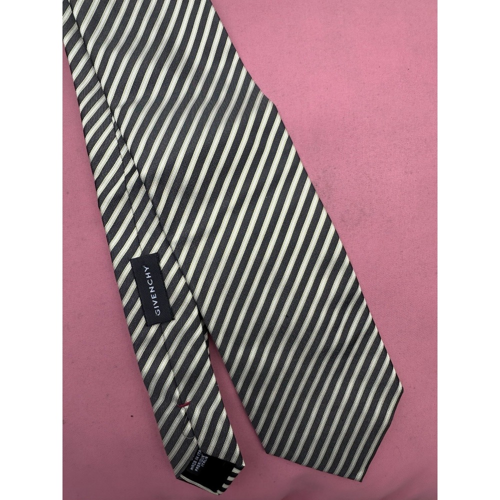 Givenchy Men's 100% Silk Tie Gray & Ivory Diagonal Stripes Made in Italy‎ 56 x 4